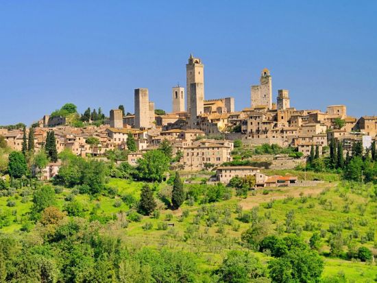 トスカーナ州 日帰り観光ツアー　シエナ＆サン・ジミニャーノ＆モンテリッジョーニ＆キャンティ地方ワイナリー訪問 ＜英語ガイド／軽食＆試飲付き／フィレンツェ発＞