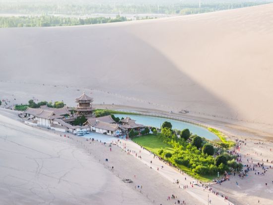 莫高窟＋玉門関＋鳴沙山 1日満喫ツアー＜専用車＋日本語ガイド／敦煌発＞