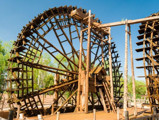 黄河で栄えた街 蘭州 & 炳霊寺石窟 1日ツアー＜蘭州発＞