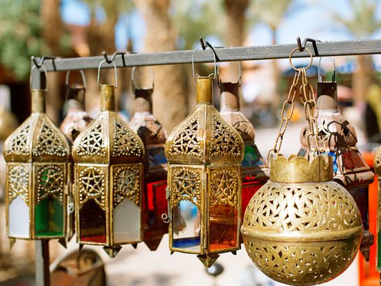 Morocco_Marrakesh_Souq_shutterstock_178420361