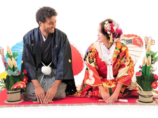 スタジオ撮影　着物姿で結婚式用の写真撮影！撮影後は浅草散策も可能！打掛・紋付袴レンタル＆嬉しい特別参加特典あり＜浅草＞ byサクラフォトスタジオ