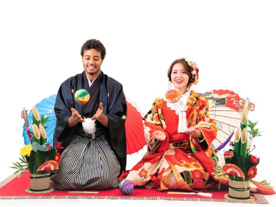 スタジオ撮影　着物姿で結婚式用の写真撮影！撮影後は浅草散策も可能！打掛・紋付袴レンタル＆嬉しい特別参加特典あり＜浅草＞ byサクラフォトスタジオ