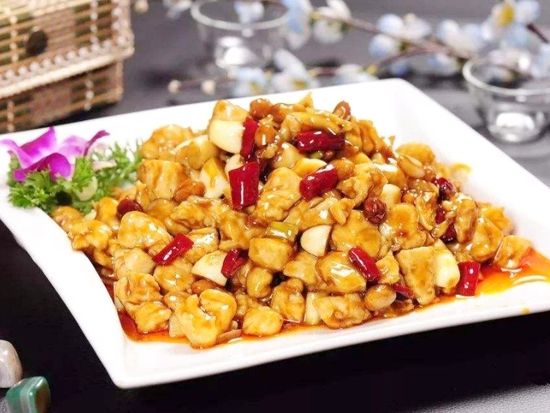 二大世界遺産を巡る1日ツアー☆万里の長城(慕田峪)と明の十三陵(定陵＋神道)＜ホテル送迎／日本語ガイド／田舎料理の昼食付＞