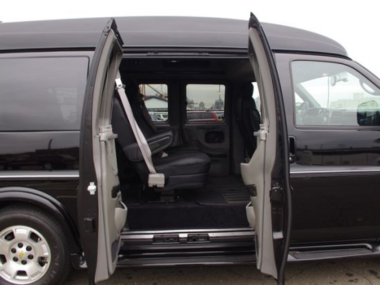 貸切観光　チャーター車で行くニューヨーク　広々車内のVIP SUVまたはラグジュアリーバン指定プランあり ＜4～8時間／日本語ドライバーガイド＞