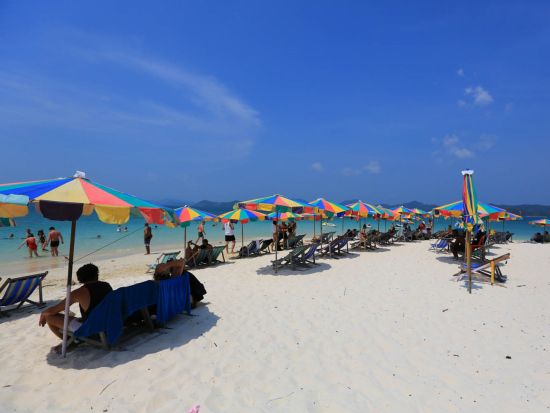 プライベートチャーター船で行く！ピピ島日帰りツアー カイ島、バンブー島、クラビを自由に島巡り＆シュノーケル＜スピードボート／日本語ガイド／最大50名まで＞