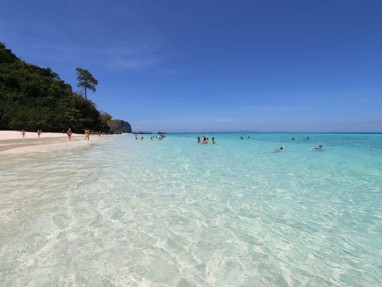 プライベートチャーター船で行く！ピピ島日帰りツアー カイ島、バンブー島、クラビを自由に島巡り＆シュノーケル＜スピードボート／日本語ガイド／最大50名まで＞