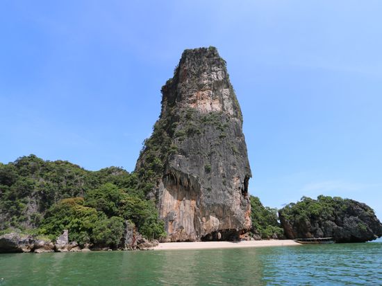 貸切 プライベートチャーター船で行く パンガー湾クルーズ ジェームスボンド島など５つの島をホッピング シーカヌー体験も可能 日本語ガイド スピードボート プーケットの観光 オプショナルツアー専門 Veltra ベルトラ