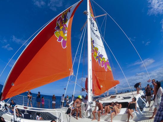 サンセットセーリング　スピリット・オブ・アロハ号　軽食＆アルコール2杯付き＆ソフトドリンク飲み放題＜ヒルトン・ハワイアン・ビレッジ発＞