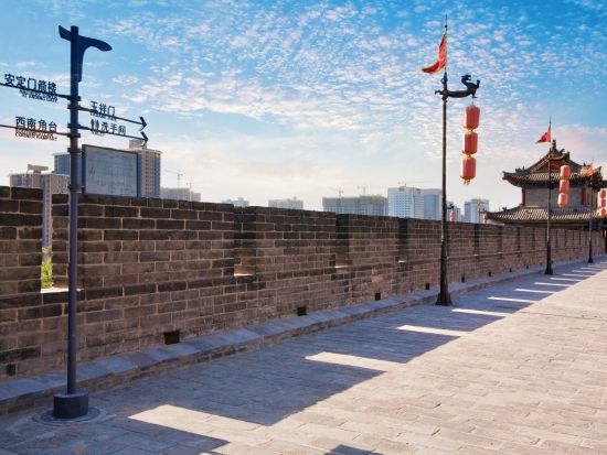 1日貸切観光ツアー 唐代壁画珍品館＋明代城壁＋ 兵馬俑坑＋回民街＜貸切／昼食・夕食付／日本語ガイド／西安発＞