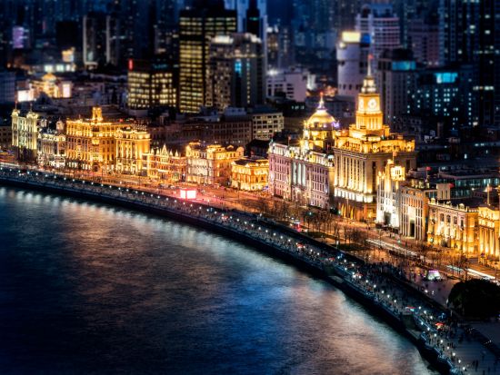 上海蟹を味わう！上海ナイトクルーズ＆「成隆行蟹王府」上海蟹フルコースディナー＜日本語ガイド／夕食付／ホテル送迎＞