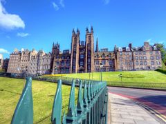 Edinburgh City Tour by Mini Coach
