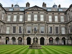 Edinburgh City Tour by Mini Coach