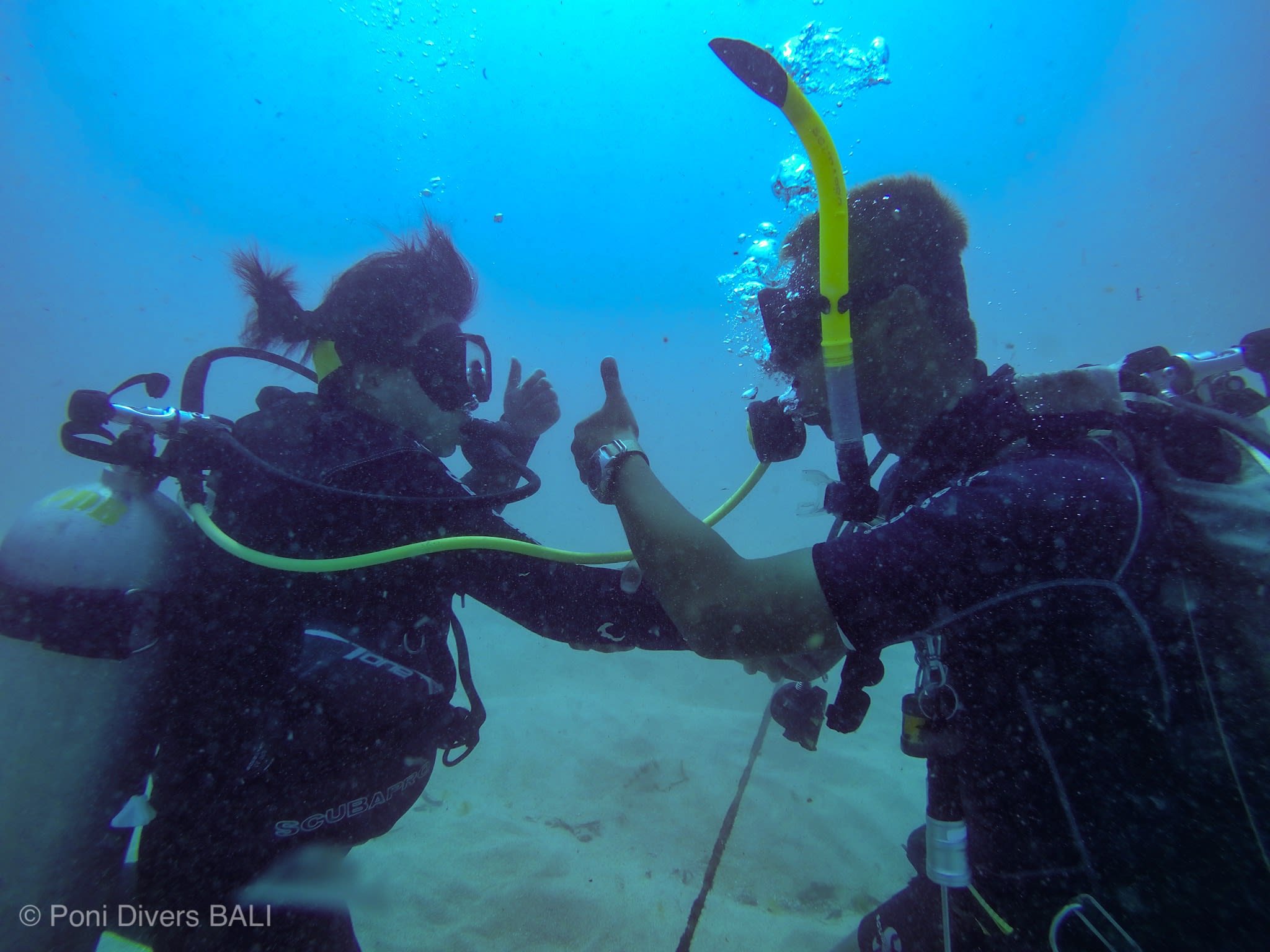 PADI オープンウォーター／アドバンス ダイビングライセンス取得コース＜eラーニング＋2～3日間＞by ポニ・ダイバーズ・バリ |  バリ島の観光・オプショナルツアー専門 VELTRA(ベルトラ)