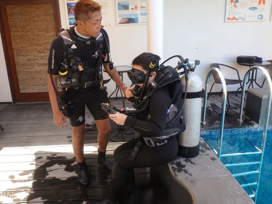 PADI オープンウォーター／アドバンス ダイビングライセンス取得コース＜eラーニング＋2～3日間＞by ポニ・ダイバーズ・バリ