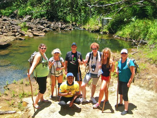 オアフ島　ハイキングツアー　山の中にある自然のプールを目指してトレッキング！中級者～上級者向け＜英語ガイド／ランチ付き＞