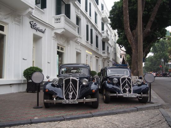 ソフィテルレジェンド・メトロポールハノイ アフタヌーンティー＆水上人形劇鑑賞＋ベトナム料理の夕食ツアー by サザンブリーズ