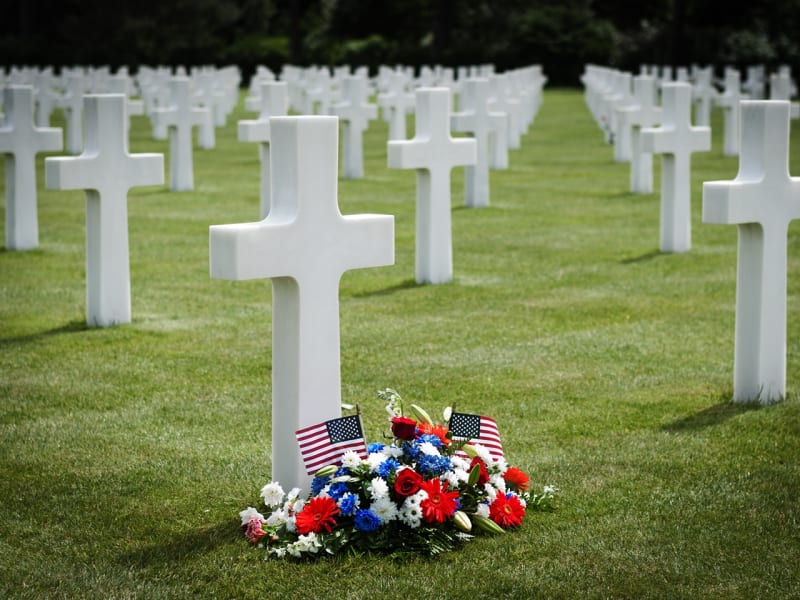 France_Normandy_American_Cemetery_graves