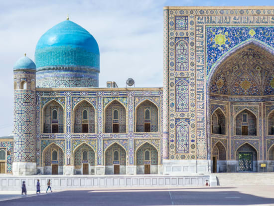 Uzbekistan_Samarkand_Registan_shutterstock_571530451