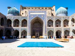 Uzbekistan_Samarkand_Registan_shutterstock_1171843681