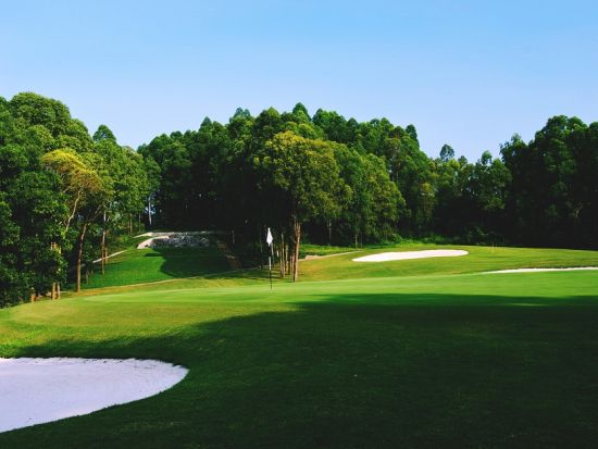 【ハノイ発ゴルフ】キングス・アイランドゴルフ場　マウンテンビューコース  ＜送迎付き／日本語ガイド＞