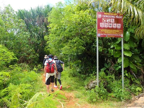 洞窟パガットケーブトレッキングツアー 人気No.1パワースポット！ケン芳賀のグアム秘境探検＜午前／少人数／公認日本語ガイド／送迎付き／貸切プランあり＞