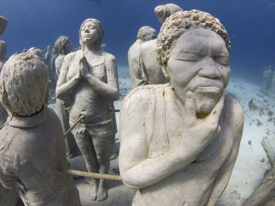 MUSA水中美術館(海底美術館)シュノーケルツアー　3か所のシュノーケリングスポットで水中探検＜午前・午後／英語ガイド／往復送迎／カンクン発＞