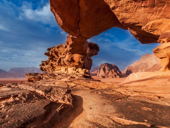 【4泊5日】気軽にヨルダン周遊！3泊目はアカバでリゾート気分♪　死海＋ワディラム＋アカバ＋ペトラ＋ネボ山＜貸切／英語／アンマン空港発着／選べるホテルランク＞