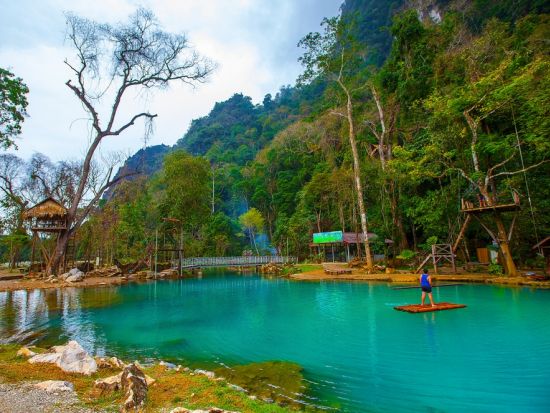 ラオスの秘境＆絶景を巡るバンビエン1泊2日ツアー！ 大自然の名所を2日かけて堪能しつくします ＜宿泊／日本語ガイド／交通費＆宿泊＆食事付／ビエンチャン発＞