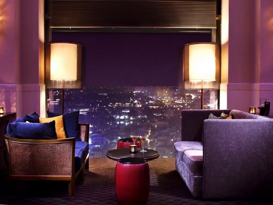 帰国日プラン！ハノイ贅沢ナイトツアー　スパ＋プレスクラブでのディナー＋ルーフトップバー「The Summit」で夜景鑑賞　1杯ドリンク付き＜日本語／空港お送り＞