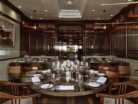 帰国日プラン！ハノイ贅沢ナイトツアー　スパ＋プレスクラブでのディナー＋ルーフトップバー「The Summit」で夜景鑑賞　1杯ドリンク付き＜日本語／空港お送り＞