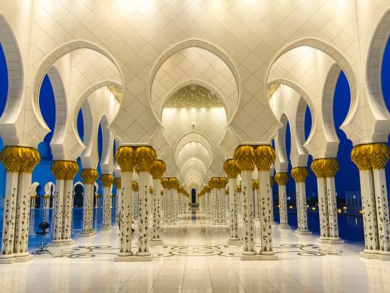 【貸切】ドバイ発アブダビ観光プライベートツアー！グランド・モスク入場＋自由に選べる観光地＜貸切／1台料金／日本語ガイド／終日／ドバイ発＞