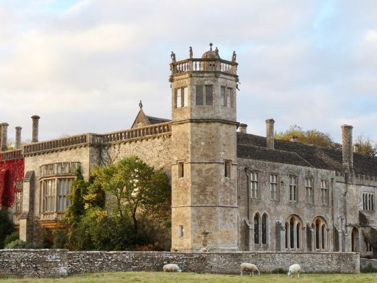 南コッツウォルズ5つの村 1日観光ツアー レイコック＆バイブリー＆カッスルクーム＆テットベリー＜貸切／日本語または英語ドライバー／コッツウォルズ発＞