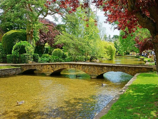 UK_London_Bourton_shutterstock_387793135