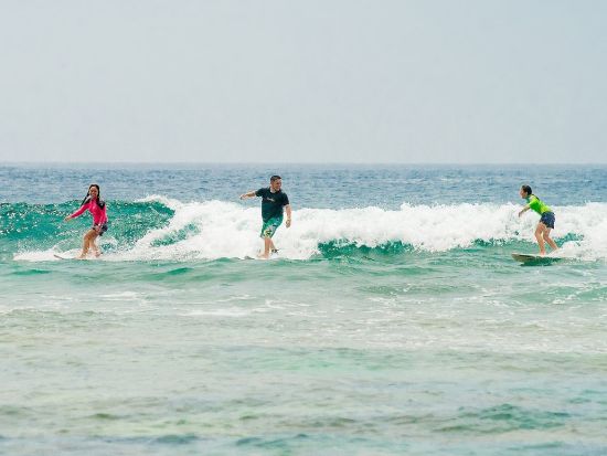 サーフボードレンタルプラン！ ショートボードからロングボードまでご用意 当日20時迄に返却 ＜5歳～／当日予約可能／北谷＞