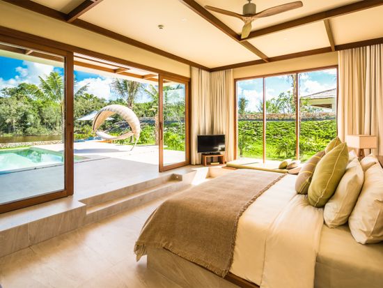 FRPQ_03 BEDROOM VILLA_POOL VIEW_4932-crop