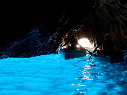 青の洞窟 ヨーロッパの観光 オプショナルツアー専門 Veltra ベルトラ