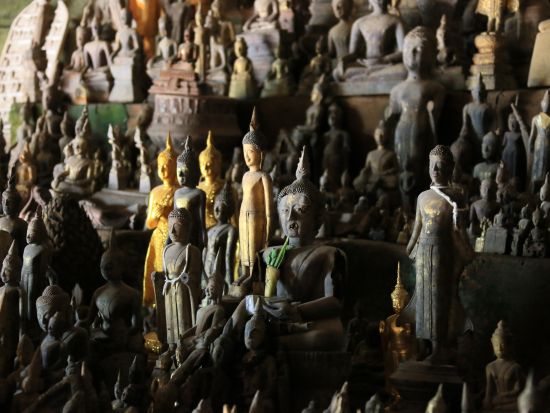 ハノイ発 世界遺産の街ルアンパバーン 1泊2日ツアー 托鉢体験＋パクオー洞窟観光＜選べる3～5つ星ホテル宿泊／航空券付／食事付＞