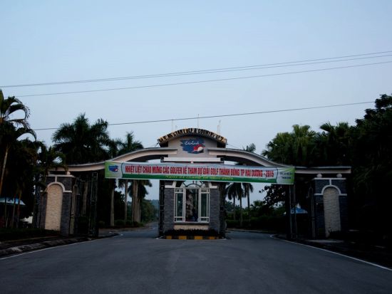 【ハノイ発ゴルフ】チーリンスターゴルフ  送迎付パッケージ＜往復送迎／日本語ガイド＞