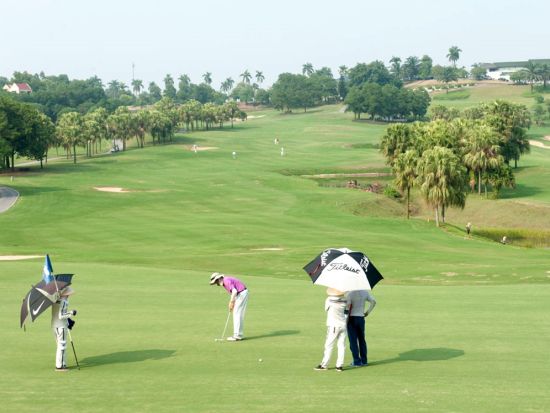 【ハノイ発ゴルフ】チーリンスターゴルフ  送迎付パッケージ＜往復送迎／日本語ガイド＞