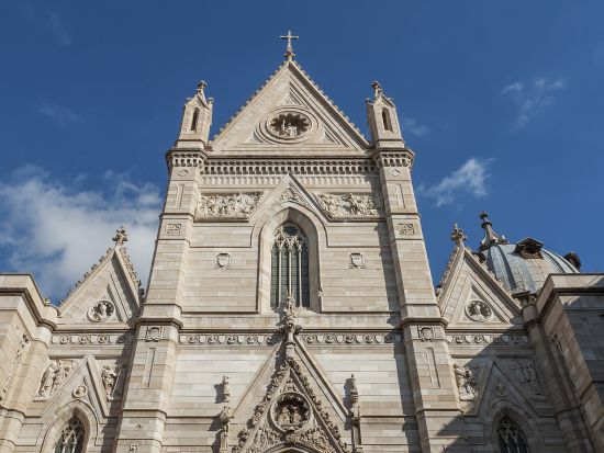 乗り降り自由！ナポリ"Hop-on Hop-off"観光バスチケット＜24時間パス／日本語オーディオガイド／ナポリ発＞