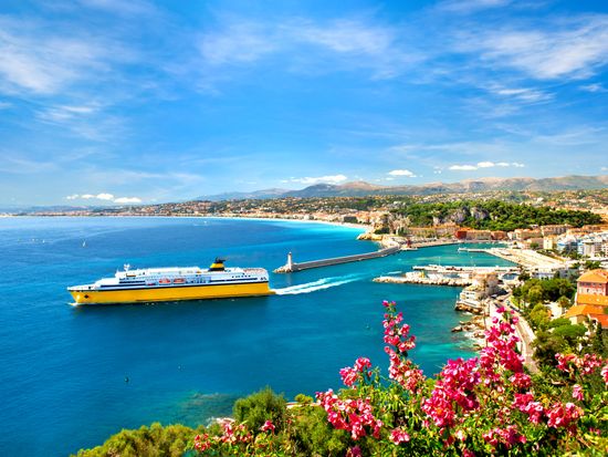 France_Nice_Cote d'Azur_shutterstock_110035079