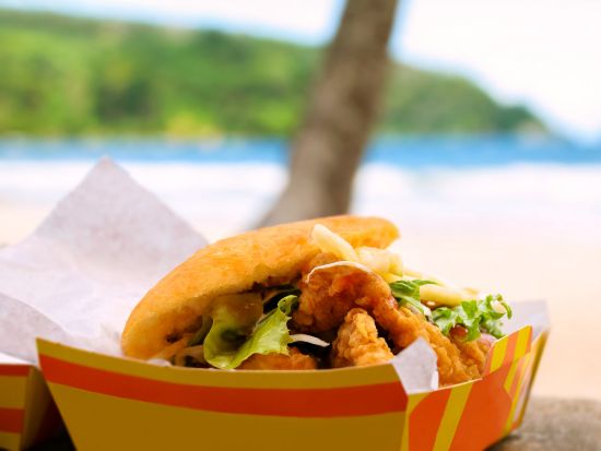 地元っ子御用達！マラカス・ベイ・ビーチ 送迎ツアー＜往復ホテル送迎／トリニダード発＞by H.I.S.