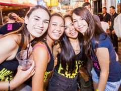 hong kong pub crawl