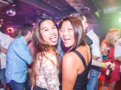 hong kong pub crawl