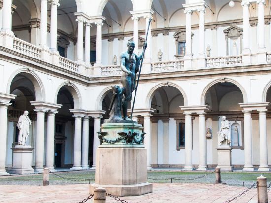 日本語ガイド貸切　ミラノ市内観光ツアー ＜3時間／公共交通機関利用＞by Max Harvest