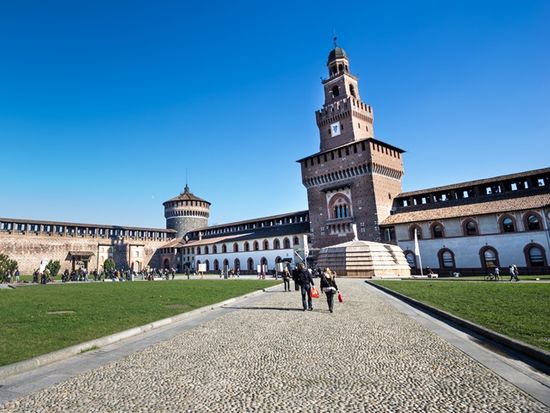 Italy_Milan_Sforza_Castle_shutterstock_177527162