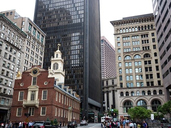 ボストン日帰り観光ツアー　ハーバード大学＆クインシーマーケット ＜1名から催行／日本語アシスタント／環境保全への寄付＞