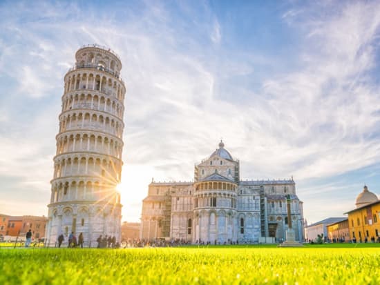 Italy_Pisa_Leaning_Tower_Cathedral_shutterstock_745306984
