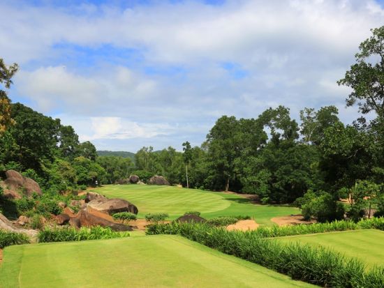 ツインダボス・ゴルフクラブ　ゴルフ場予約＜日本語ガイド／送迎あり＞