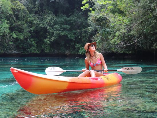 カヤック＆シュノーケル　ネイチャーガイド行くロックアイランド1日観光 ＜昼食付／送迎付き＞ by Rock Island Tour Company